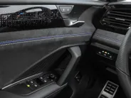Volkswagen Tiguan R-Line 1.5 eHybrid 204 PK 6 versn. DSG · Voorstoelen verwarmbaar · Sfeerverlichting · All-season banden
