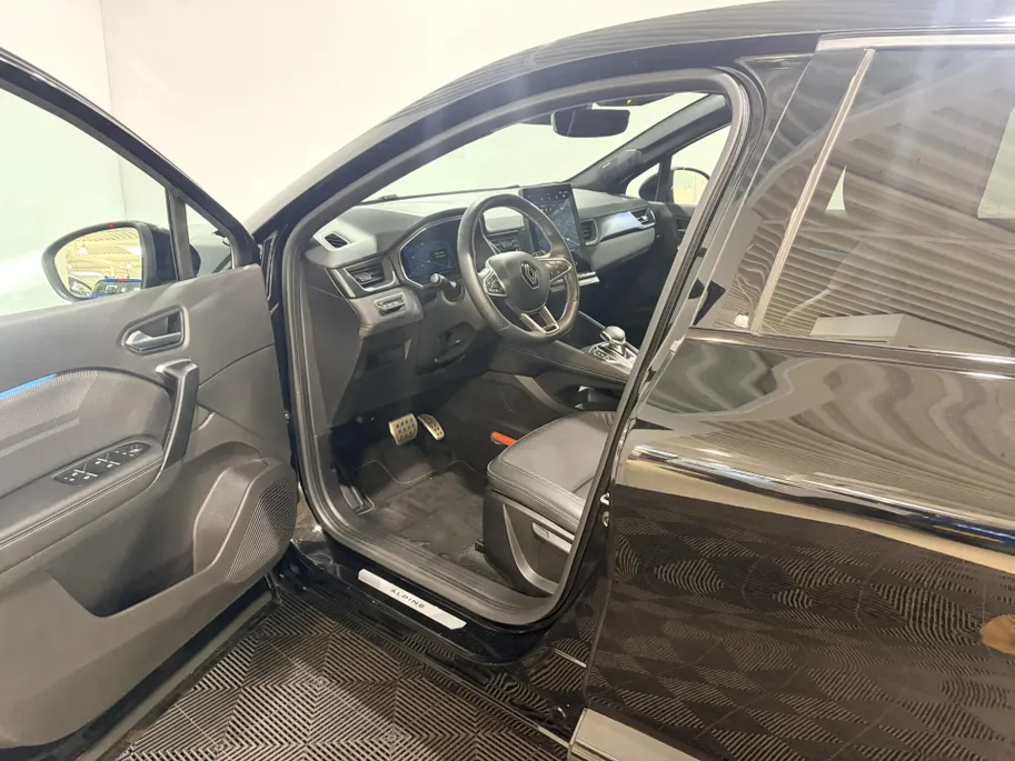 Renault Captur 145PK E-Tech Full Hybrid Esprit Alpine Automaat | Harman Kardon Audio | Stuurwielverwarming | 360 Camera | Parkeersensoren | Apple CarPlay/Android Auto | Navi | Climate Control | Adaptive Cruise Control |