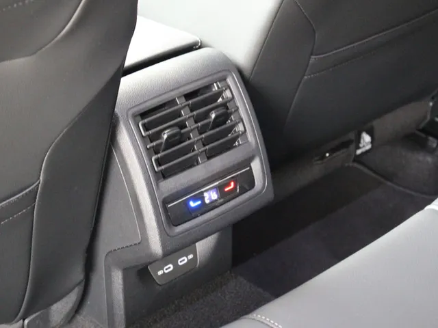 Volkswagen Golf 1.5 eTSI DSG Energy Edition Panoramadak | Navigatie | Harman Kardon Audio |  Fabrieksgarantie