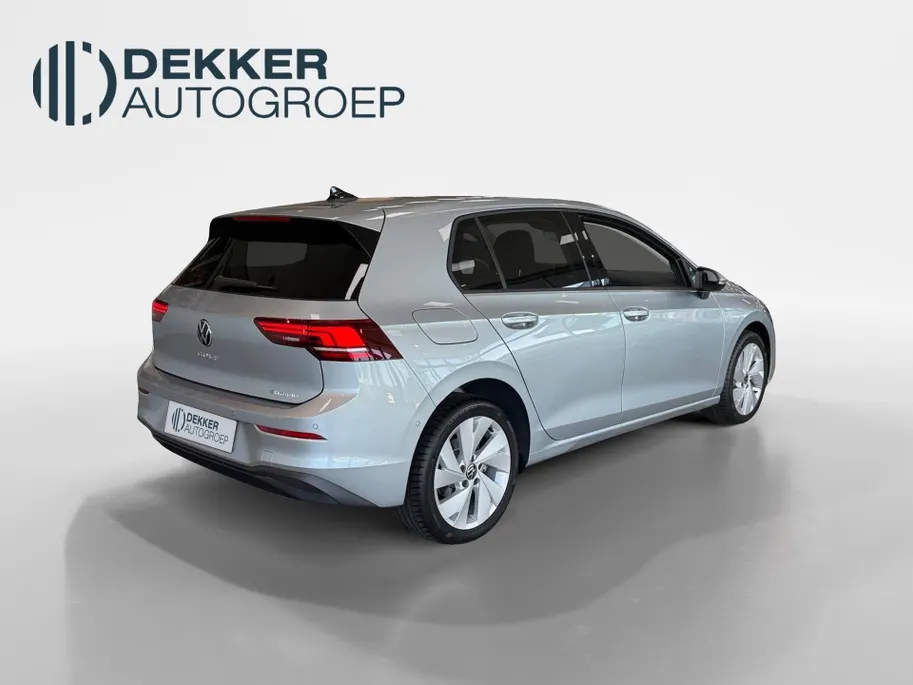 Volkswagen Golf 1.5 eHybrid PHEV Life Edition 8.5 Facelift stoelverw.