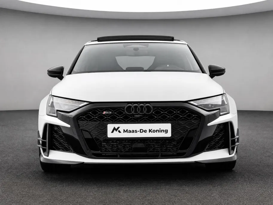 Audi RS3 Sportback 2.5 TFSI quattro 400 PK competition limited 593/750 · Audi Exclusive Gletsjerwit Mat Effect · Head-Up display · Sonos Premium 3D · Panorama dak · RS sportuitlaat