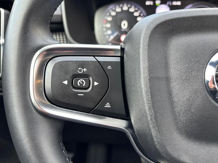 Volvo XC40 1.5 T4 Recharge Inscription | Adapt. Cruise Control | Achteruitrijcamera | Elekt. Achterklep | Apple Carplay/Android Auto |