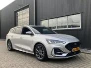 Ford Focus 1.0 EcoBoost Hybrid 125 pk ST Line Wagon SYNC4  Groot Navigatie touchscreen -Winter Pack-Parkeersensoren voor en achter