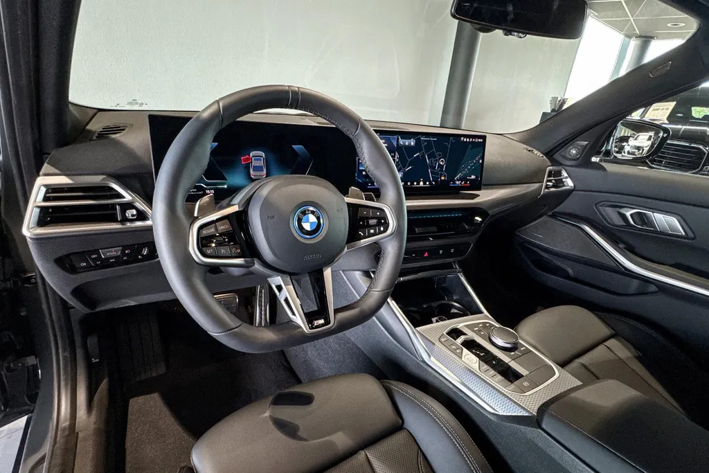 BMW 3 Serie Sedan 330e M Sport Edition