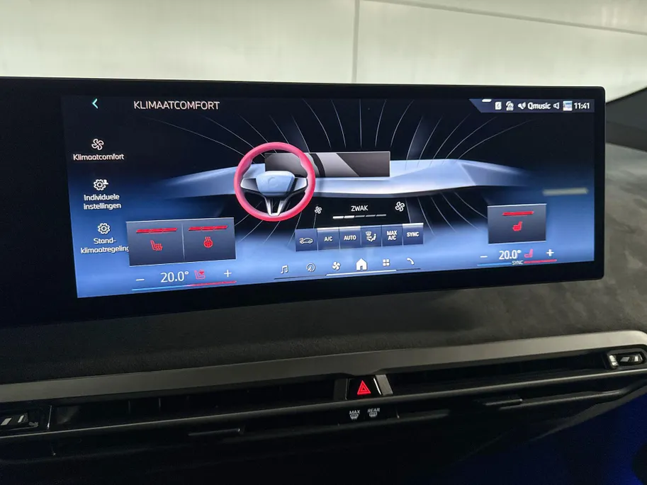 BMW iX xDrive45 101 kWh