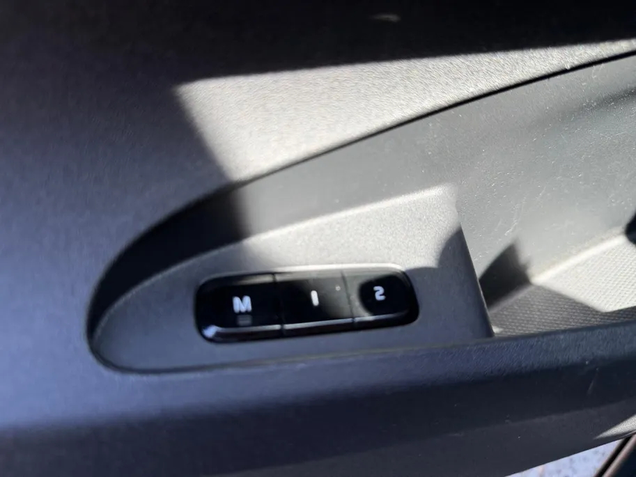 Polestar 2 Long Range Dual Motor Performance Plus 82 kWh 90 % SOH! Uniek 469PK | Gele gordels + klauwen | Full leather | Glassroof | Stoelverwarming + verkoeling |