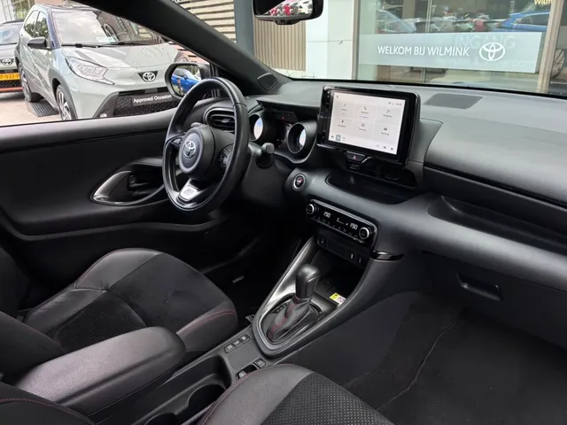 Toyota Yaris 1.5 Hybrid GR Sport | Stoelverwarming | Camera | Carplay |