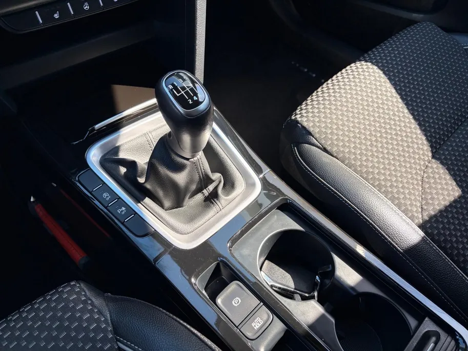 Kia XCeed 1.0 T-GDi DynamicPlusLine | Stoel- en stuurverwarming | Keyless entry/start | Achteruitrijcamera | Parkeersensoren achter | Apple/Android Carplay | Cruise control | Climate control | Navi