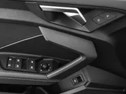 Audi A3 Sportback 40 TFSIe 204pk S-tronic S Edition · Panoramadak · Apple/Android Car Play · Lederen Bekleding · Cruise Control · Navigatie · Stoelverwarming · P-Sensoren · 17'' Inch ·