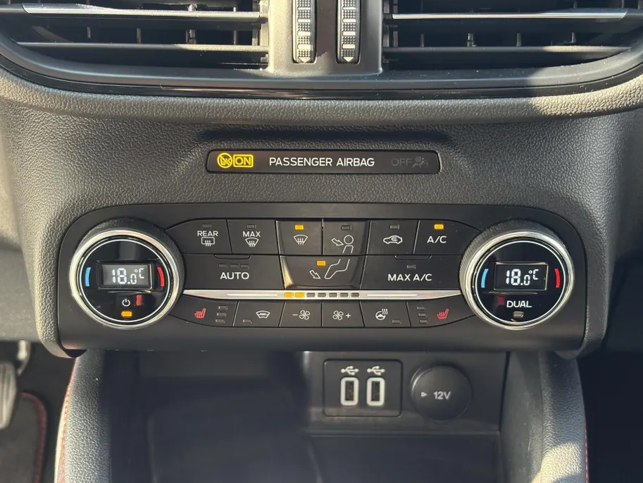 Ford Kuga 1.5 EcoBoost ST-Line X 150PK | PANORAMADAK | TREKHAAK 1800 kg | APPLE CAR PLAY - ANDROID AUTO | ADAPTIEVE CRUISE CONTROL