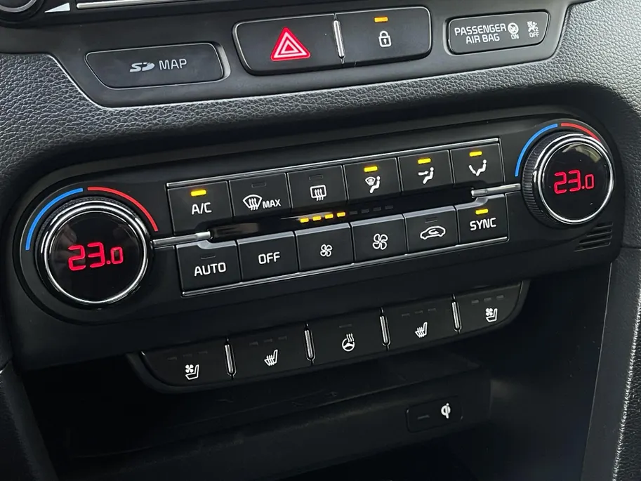 Kia Ceed 1.4 T-GDi ExecutiveLine | Trekhaak | Navi | Clima | Camera | JBL | Cruise Control
