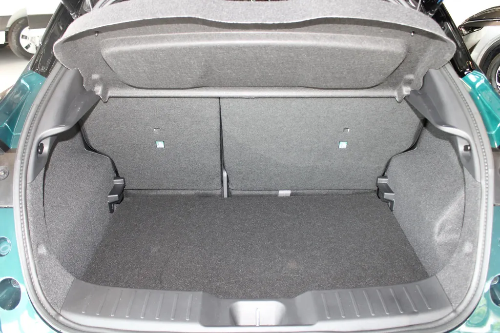 Nissan Juke 1.6 Hybrid Pulse |360grd camera| Bose | Parkeersensoren voor en achter | Navigatie | Automaat| Stoel verwarming | Lederen bekleding | 19inch Wielen| Stuurverwarming |