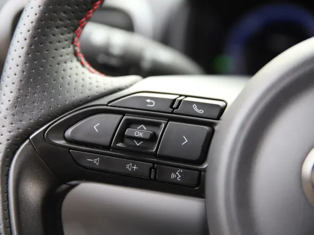 Toyota Yaris Cross 1.5 Hybrid 130 GR SPORT | HEAD-UP | JBL-AUDIO | 18'' LM-VELGEN |PARK-SENSOREN | BLIND SPOT