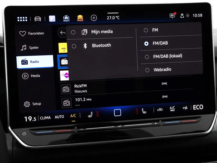 Volkswagen Golf 1.5 eHybrid 272pk DSG GTE · Panoramadak · 360 Camera · Inklap. Trekhaak · Head-Up Display · Matrix LED · Keyless · DCC · Garantie t/m 26-05-2030 of 100.000km