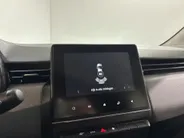 Renault Clio 90PK TCe GPF Evolution | 1e eigenaar | Navi | Parkeersensoren | Apple CarPlay/Android Auto | Licht & Regen Sensor | Digital Cockpit | Airco | Full LED |