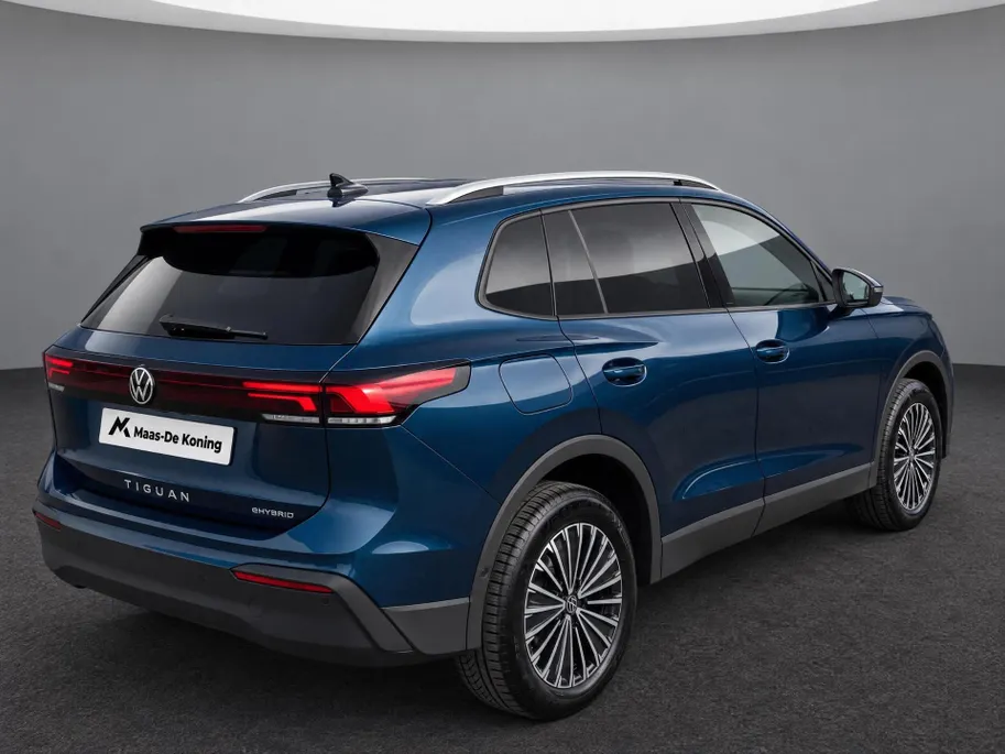 Volkswagen Tiguan 1.5eHybrid 204PK Life Edition · Trekhaak · Navigatie · Camera + parkeersensoren · Garantie t/m 10-02-2031 of 100000km.