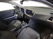 Kia Ceed Sportswagon 1.0 T-GDi DynamicLine | All-season banden | BTW-auto | Achteruitrijcamera | Parkeersensoren voor- en achter | Navi | Apple/Android Carplay | Cruise & Climate control | NAP