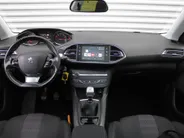 Peugeot 308 1.2 PureTech Allure | Panoramadak | 17” LM | Parkeersensor v+a | Navi | Cruise | Clima | Apple CarPlay/Android Auto |