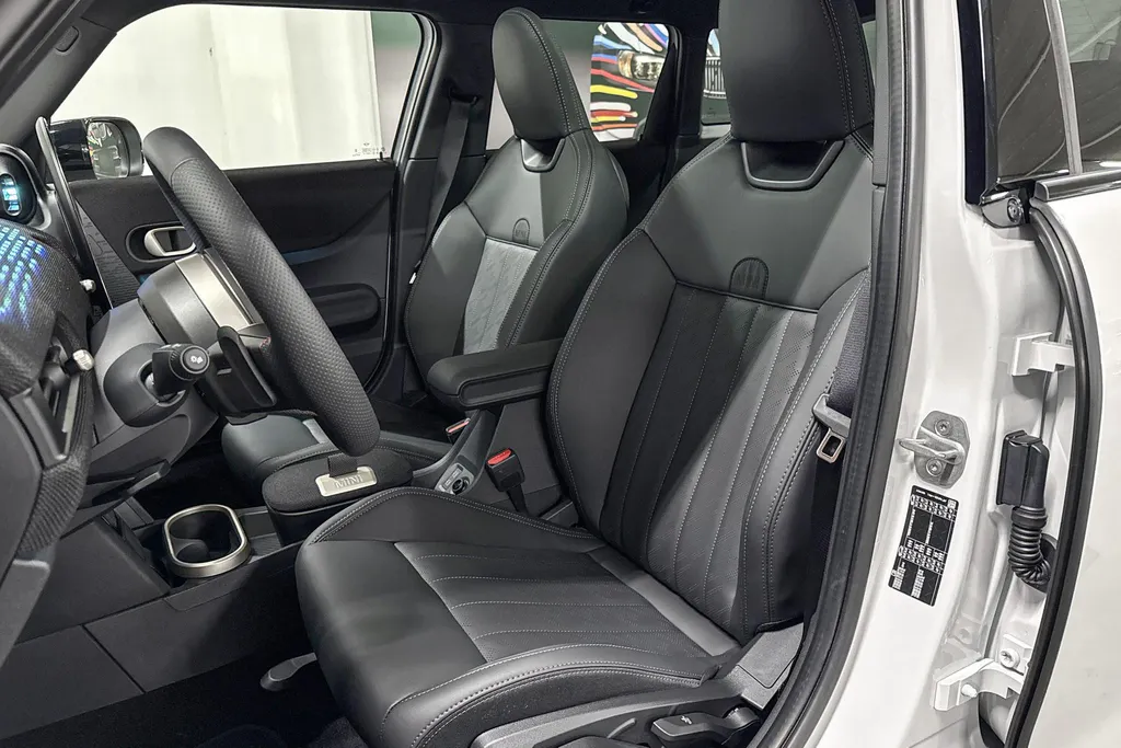 MINI Cooper 5-deurs Cooper C John Cooper Works S