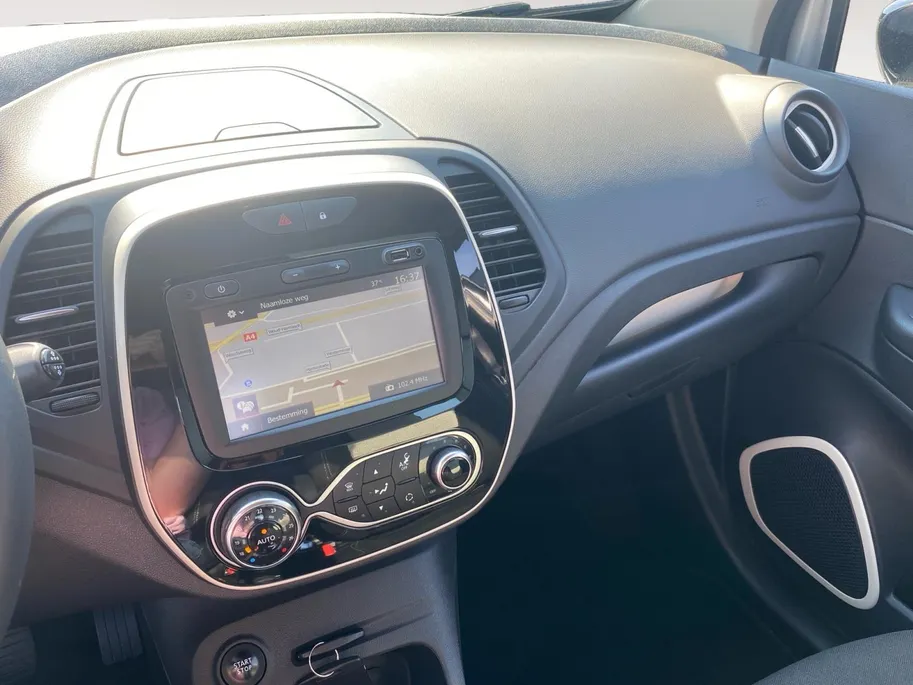 Renault Captur 0.9 TCe Zen NL auto | navigatie | trekhaak | airco | cruise control | etc.