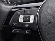 Volkswagen T-Roc 1.5TSI/150PK DSG Sport · Trekhaak · Apple/Android Car Play · Stoel- & stuurverwarming · Camera