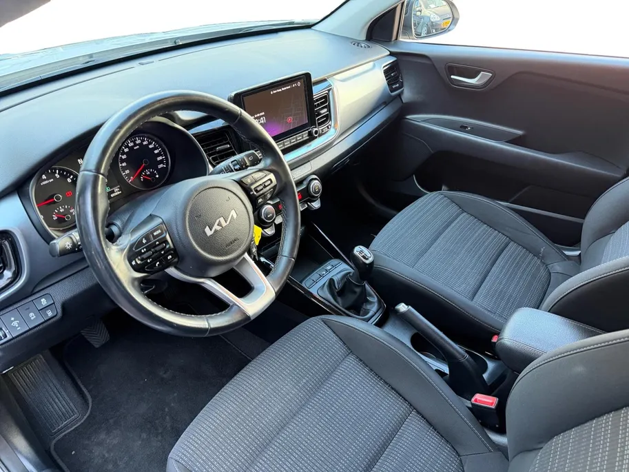 Kia Stonic 1.0 T-GDi MHEV DynamicLine | Volledig dealer onderhouden | Trekhaak | Navigatie | Apple CarPlay & Android Auto |