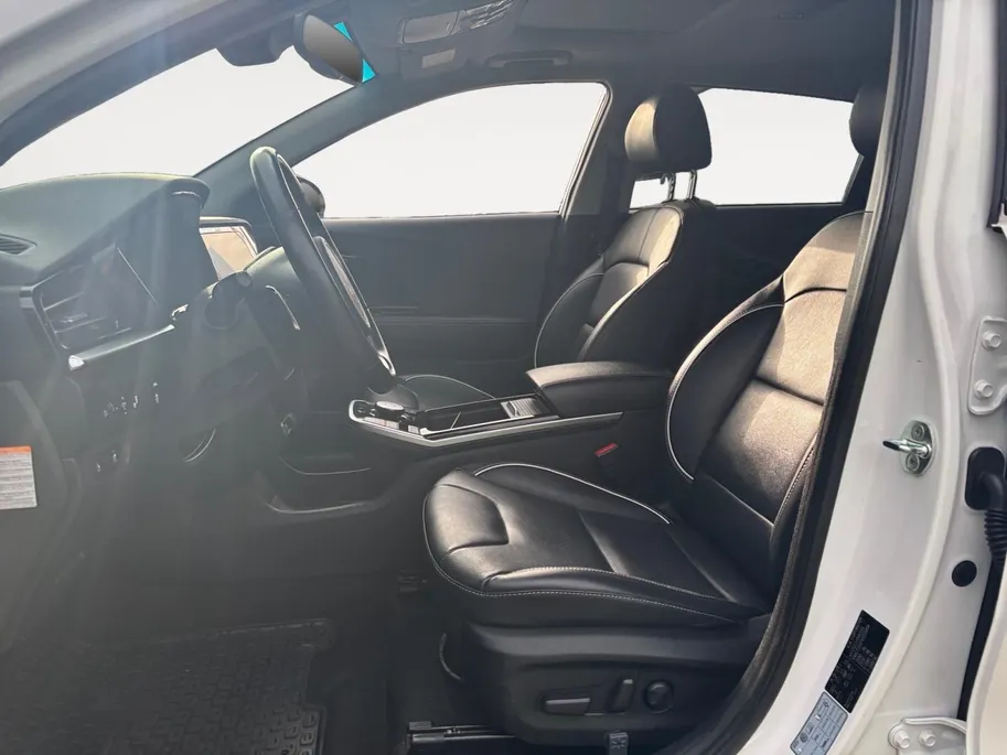 Kia e-Niro ExecutiveLine 64 kWh | Trekhaak | JBL | Memory stoelen | Stoel/stuurverwarming | Stoel ventilatie |