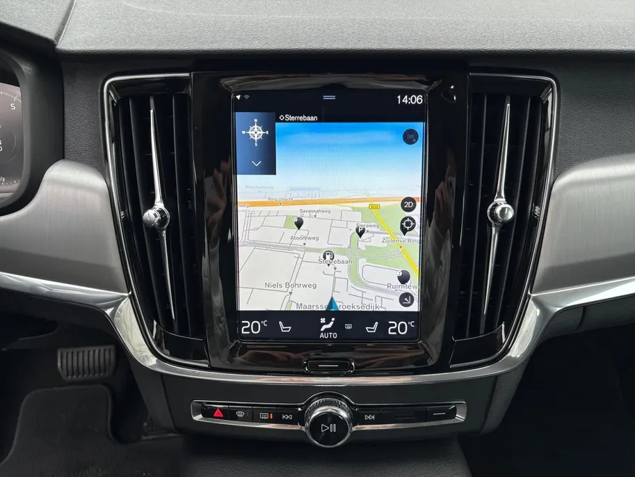 Volvo V90 2.0 T4 Momentum | LEDER | CAMERA | TREKHAAK | DEALER-ONDERHOUDEN | NL-AUTO |