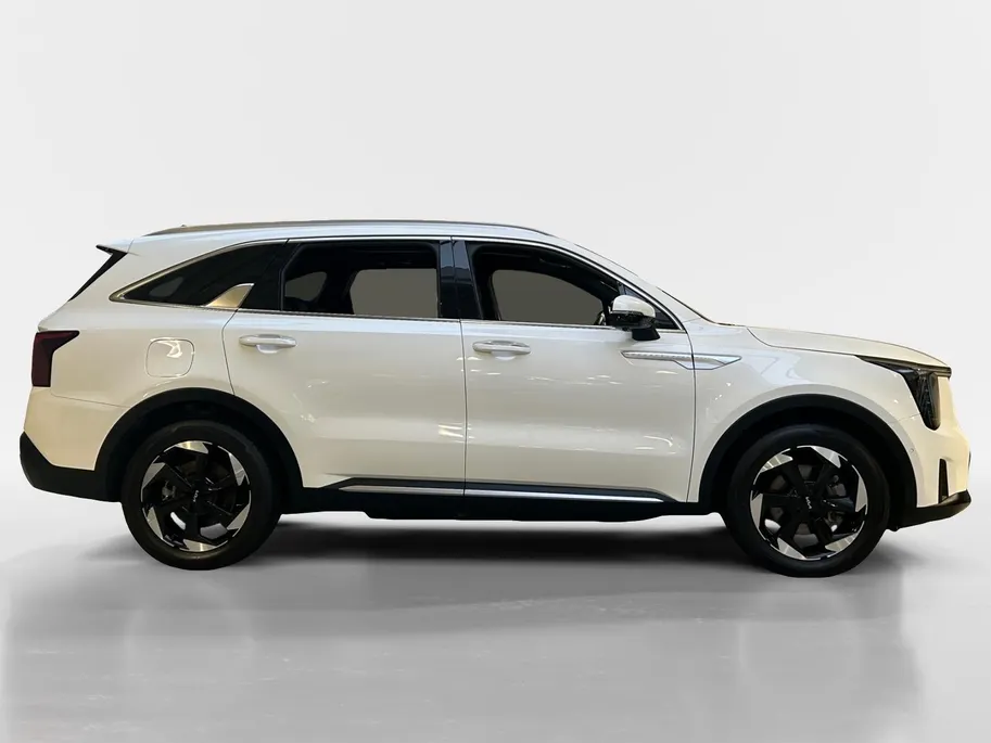 Kia Sorento 1.6 T-GDi Plug-in Hybrid 4WD ExecutiveLine 7p Apple Carplay / Android Auto | Navigatiesysteem | Elektrisch Verstelbare Voorstoelen | Bestuurdersstoel Met Geheugen | Stoelkoeling + Stoelverwarming | Stuurverwarming | Elektrisch Bedienbare Achterklep | Elek