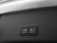 Audi e-tron 55 300kW/408PK S Line 95Kwh · SOH 94,6% · Panoramadak · Leder/Alcantara · 360°Camera + Parkeersensoren · Stoelverwarming ·