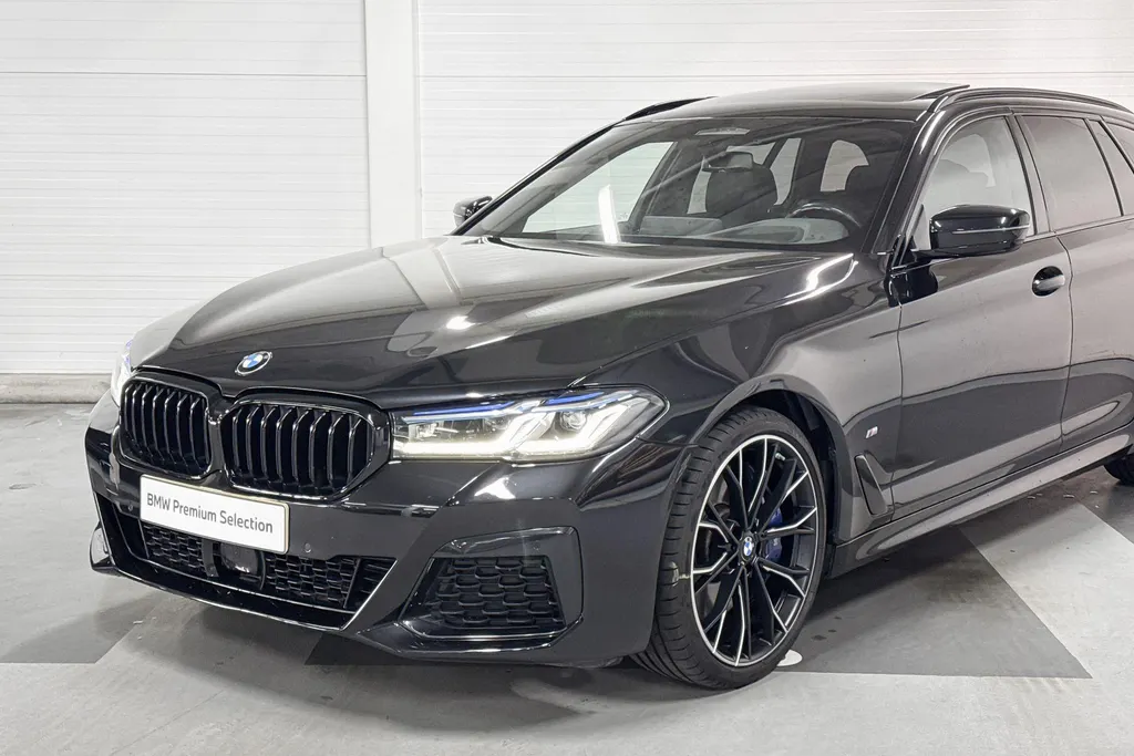 BMW 5 Serie Touring 540i xDrive High Executive
