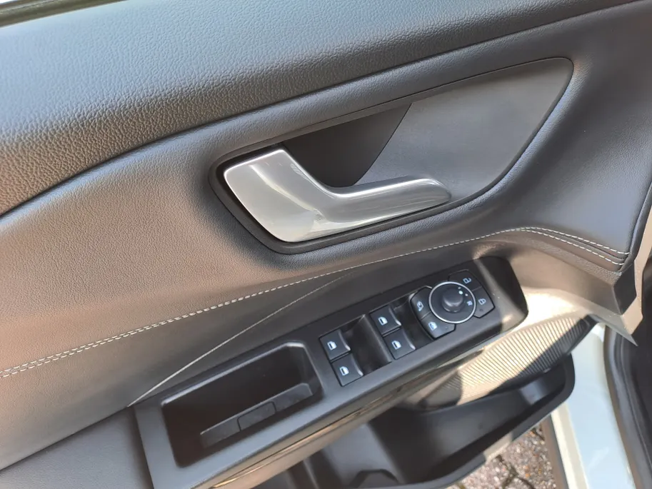 Ford Puma 1.0 EcoBoost Hybrid Titanium | Trekhaak afneembaar | DAB | 360 Camera | Adaptieve Cruise | Climate | Stuur/stoel/voorruit verwarming | Apple Carplay/Android Auto | Navigatie