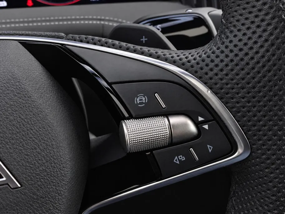 Škoda Superb 1.5TSI PHEV 150kW/204PK Sportline · Panoramadak · Trekhaak · Leder/Alcantara · Garantie t/m 17-06-2027