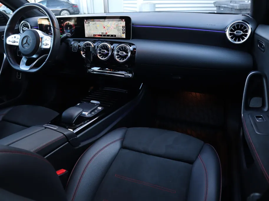Mercedes-Benz A-Klasse 250 e l Panoramadak l Stoelverwarming l Achteruitrij camera