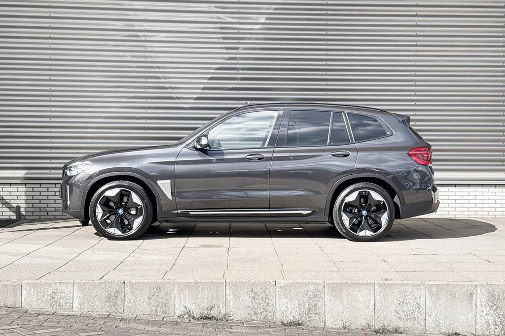 BMW iX3 High Executive 80 kWh