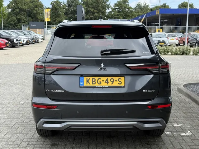 Mitsubishi Outlander 2.4 PHEV Instyle