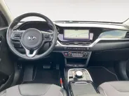 Kia e-Niro DynamicPlusLine 64 kWh | Climate control | Navigatie | Parkeercamera | Stoel + stuurverwarming | Keyless | Schuif-kanteldak | Line assist |