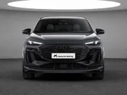 Audi Q6 e-tron Sportback S edition 83 kWh 252 PK · Glazen panoramadak · Trekhaak elek. wegklapbaar · Optiekpakket zwart