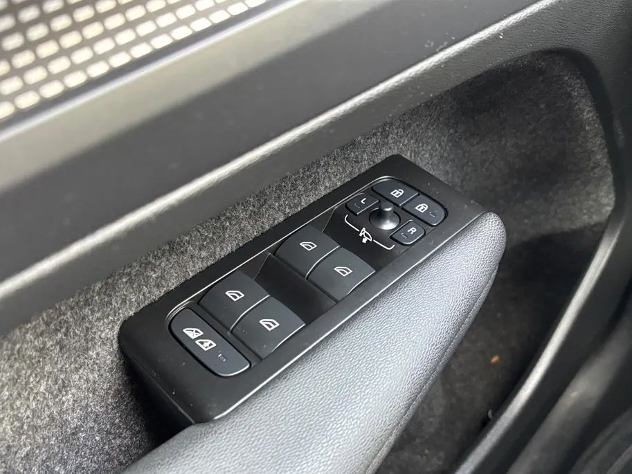 Volvo XC40 1.5 T4 Recharge Inscription | Adapt. Cruise Control | Achteruitrijcamera | Elekt. Achterklep | Apple Carplay/Android Auto |