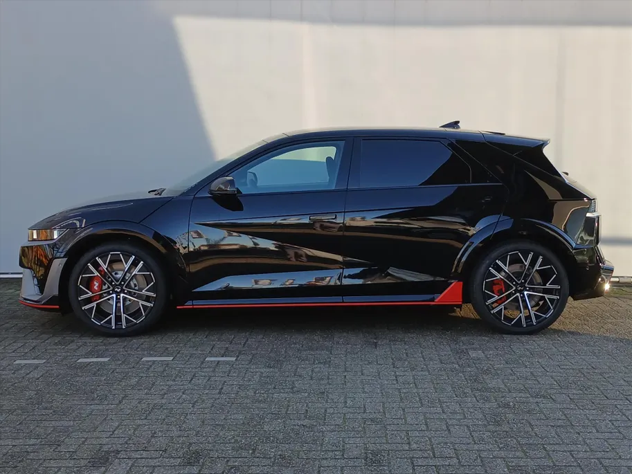 Hyundai IONIQ 5 84 kWh N Vision AWD 650pk || SNEL LEVERBAAR!!