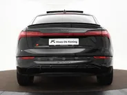 Audi Q8 Sportback e-tron 55 quattro S Edition 408pk / 115 kWh · SOH 93,6% · Panoramadak · 360 Camera · Luchtvering · Keyless · 360 Camera · Keyless · Matrix LED · 22'Velgen ·