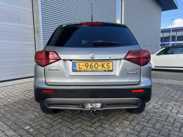 Suzuki Vitara 1.4 Boosterjet Style Smart Hybrid Automaat | Trekhaak | Apple Carplay & Android Auto | Climate Control | Adaptieve Cruise Control