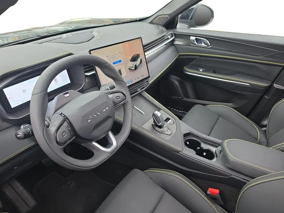 Lynk & Co 01 1.5 More | Navigatie | Climate control | 360Gr camera | Keyless | Stoel + Stuurverwarming