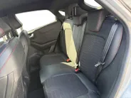 Ford Puma 1.0 EcoBoost Hybrid ST-Line X | Automaat | Trekhaak | Parkeersensoren voor en achter | Achteruitrijcamera | Adapt. Cruise control | BLIS | B&O | Draadloos opladen mobiel | 19' lichtmetalen velgen | Navigatie | Apple carplay & Android auto | Bovag garantie