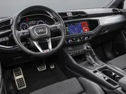 Audi Q3 45 TFSIe 245pk S-tronic Advanced Edition · SOH 92,5% · Camera · Apple/Android Car Play · S line interieur · P-Sensoren · Elek. Achterklep · 18'' Inch · Stoelverwarming ·