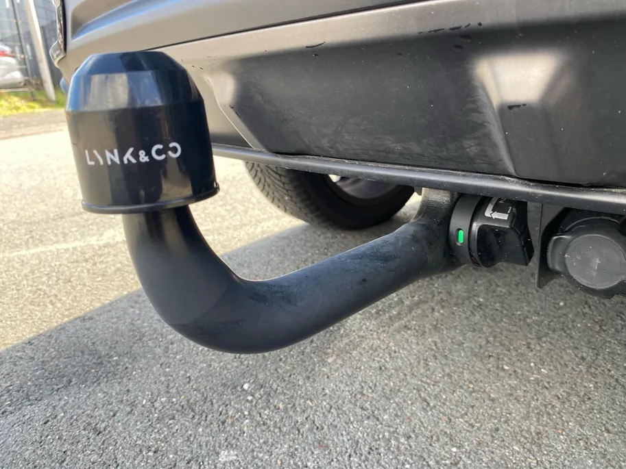 Lynk & Co 01 1.5 PHEV 260pk Black Pack | NL Auto | Zwarte hemel | Trekhaak | Panodak | Stoelverwarming | LED | Etc.