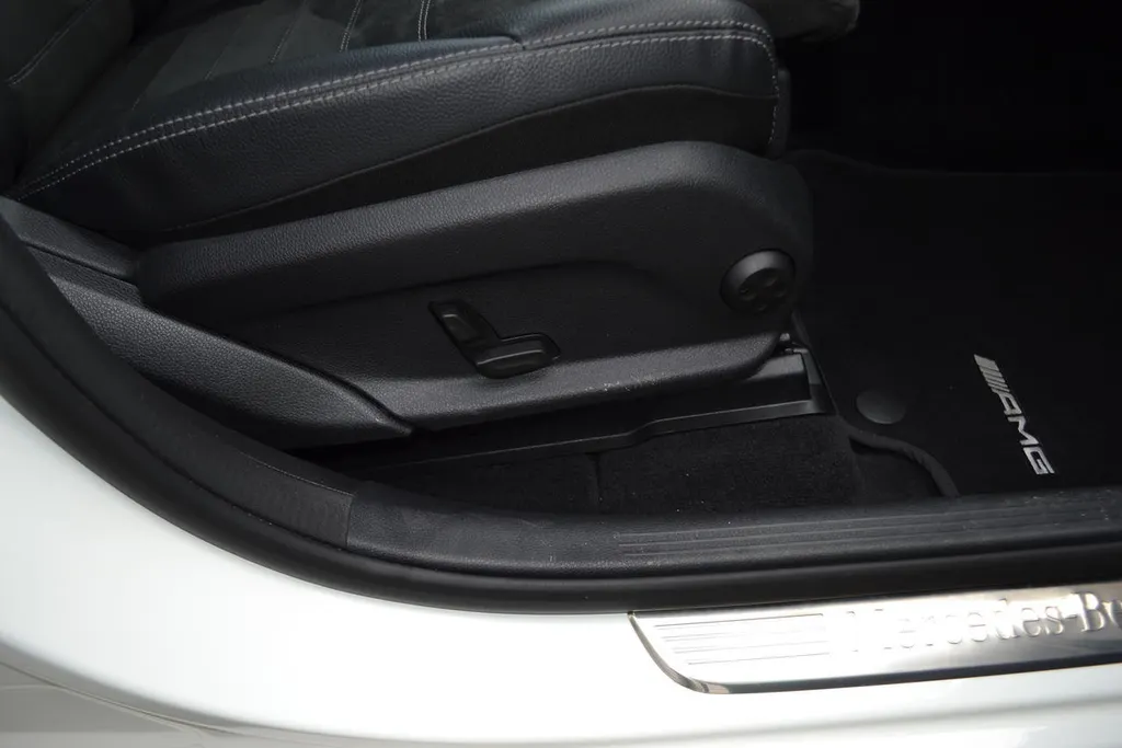 Mercedes-Benz GLC 300E AMG LINE 4MATIC|BURMESTER|NAVI|TREKHAAK