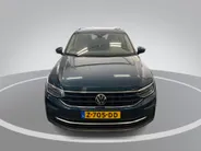 Volkswagen Tiguan 1.4 TSI eHybrid Life Business · Camera · Apple/Android Car Play · Wegklapbare Trekhaak · P-Sensoren · Stoel-& Stuurverwarming · 18'' Inch ·