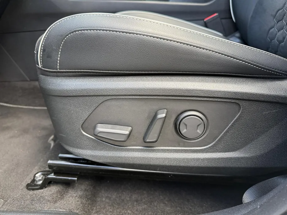 Kia Sportage 1.6 T-GDi Plug-in Hybrid AWD GT-Line Origineel Nederlands | Dealer onderhouden| Resterende fabrieksgarantie | Stoelverwarming + stuurverwarming | Schuifkanteldak |