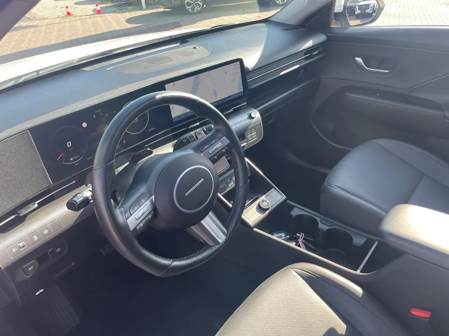 Hyundai Kona 1.6 GDI HEV Premium Sky *Automaat*Navi+360Camera*Schuif/kanteldak*Climate Control*Stoeverwarming/ventilatie*Adapt. Cruise Control*VOL OPTIES!